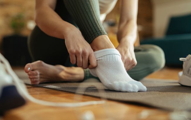 Як прати білі шкарпетки? 12 домашніх хитрощів