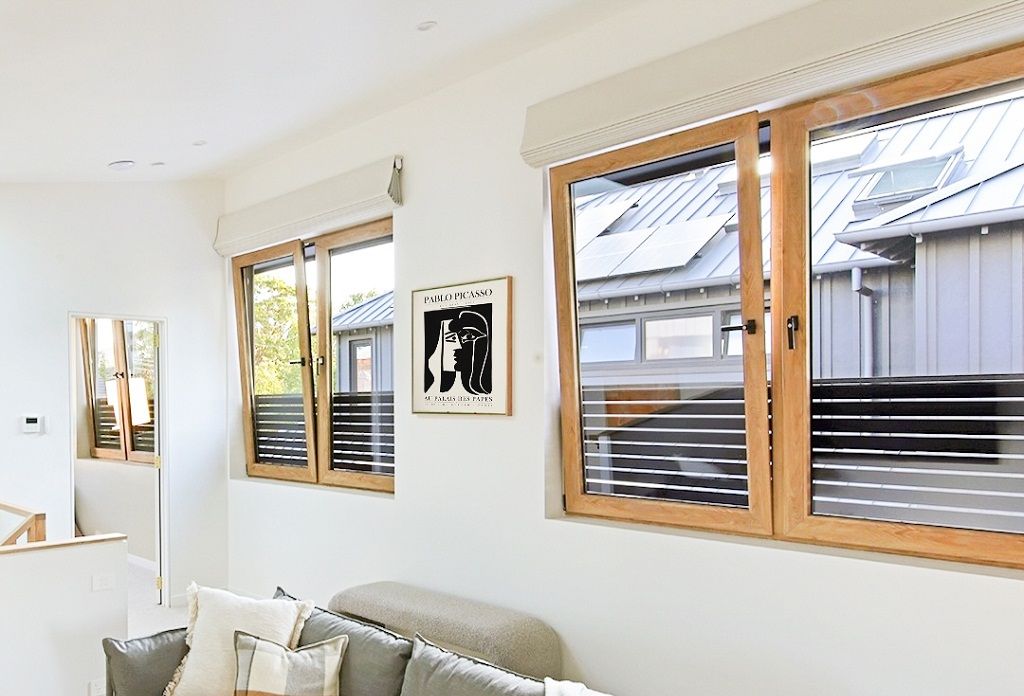 Где заказать замену уплотнителя на окне