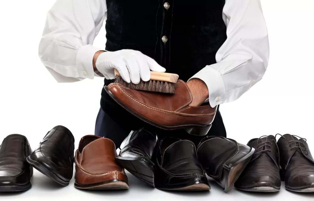 Як доглядати за шкіряним взуттям